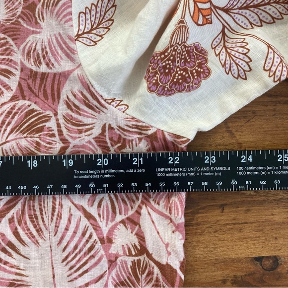 Tahari Linen Long Sleeve Floral Monstera Leaf Button V Neck - Picture 6 of 7